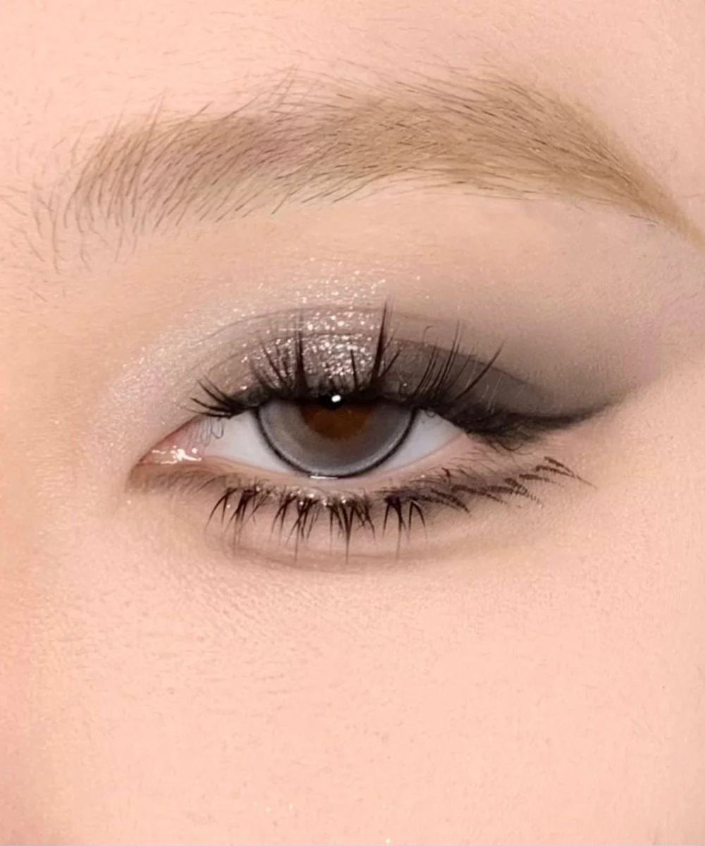 12 Shades Eyeshadow Palette - Image 24